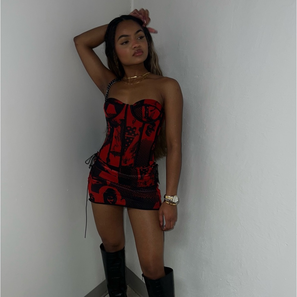 Two piece skirt and corset ! Perfect for girls night out , concert , date night